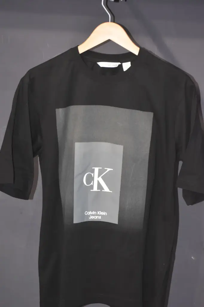 CALVIN KLEIN OFF SHOULDER T SHIRT