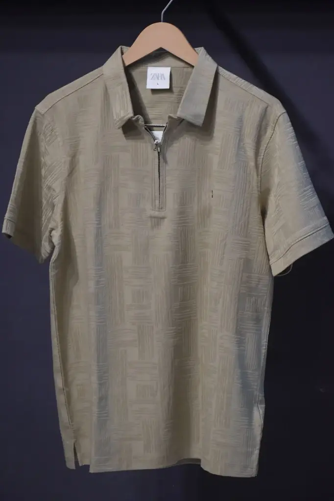 ZARA ZIP T-SHIRT