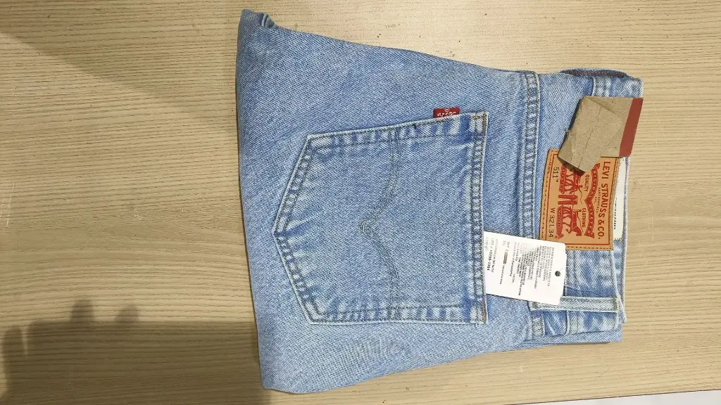 LEVI'S BAGGY JEANS