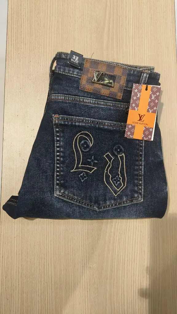 LOUIS VUITTON BAGGY JEANS